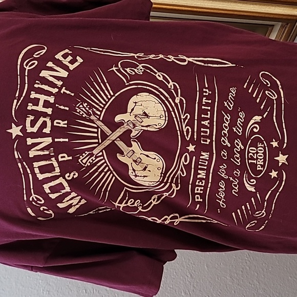 Moonshine Spirit Maroon tee Size XL by Brad Paisley guitar men's - Picture 1 of 11